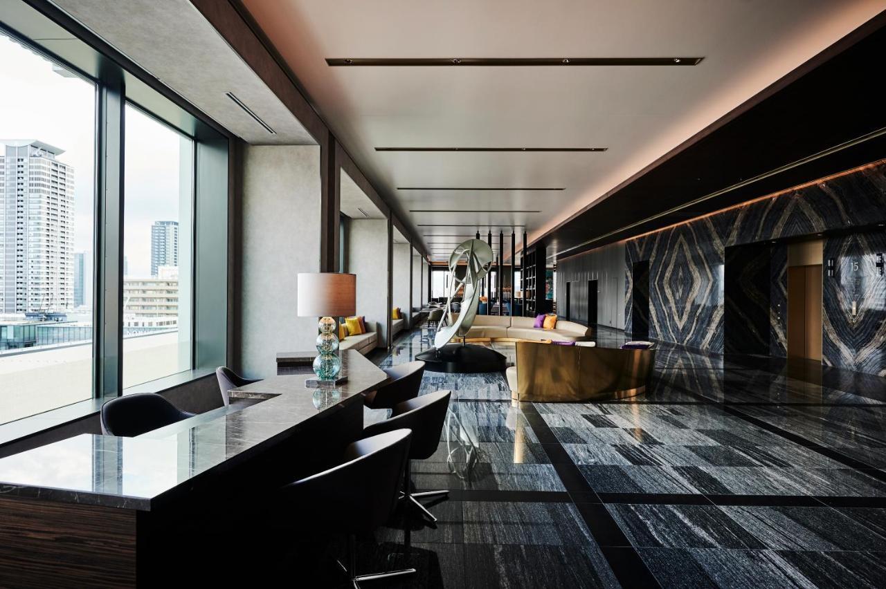 The Royal Park Hotel Iconic Osaka Midosuji Dış mekan fotoğraf The Club at The Landmark, Hong Kong